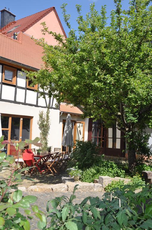 Gaestezimmer Am Hof Frankfurt am Main Exterior photo
